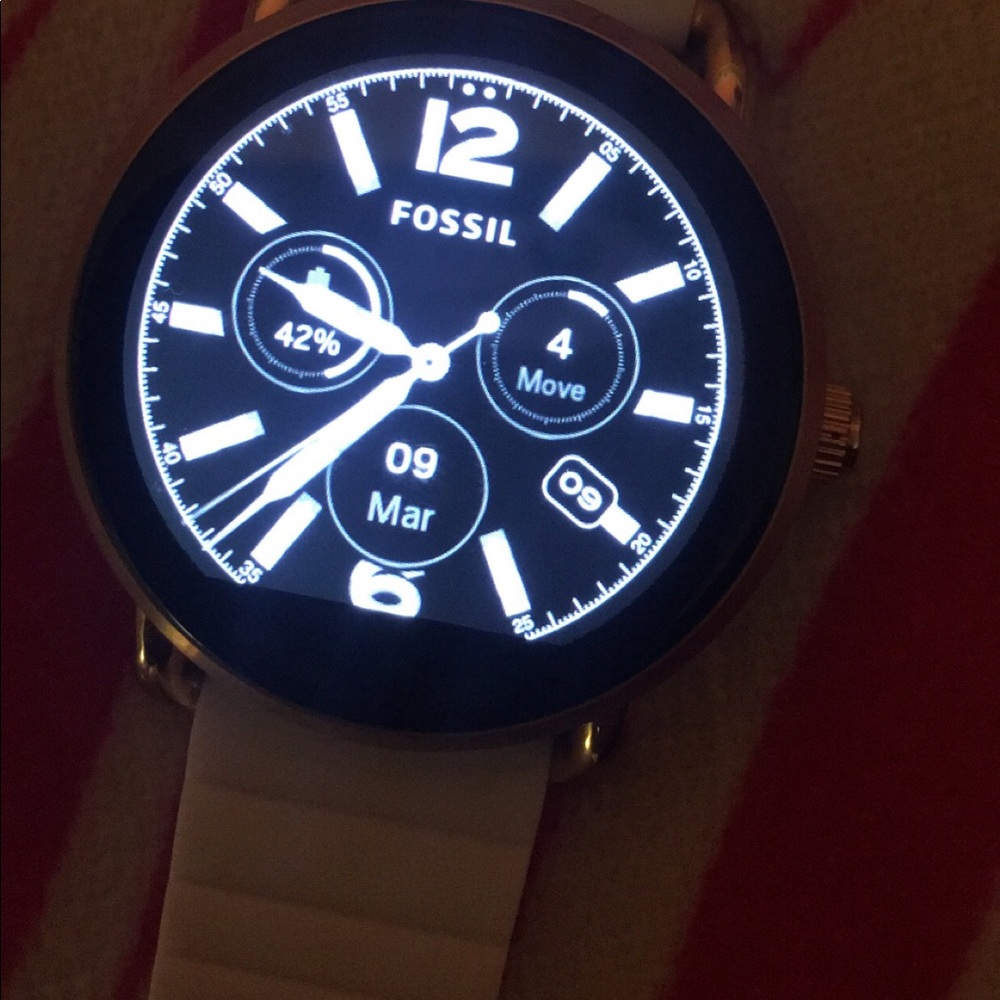 Fossil Q Wander Woman’s Smartwatch - Picture 5 of 8